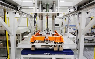 爱驰汽车全资投入电池包工厂 三明治结构电池包重磅下线与计算机软件技术开发